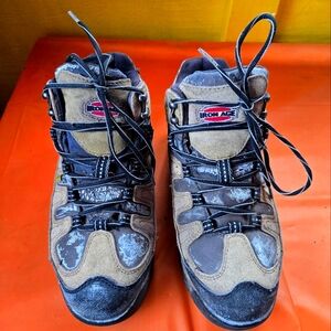 Men's Hiking Boots Steel Toes.